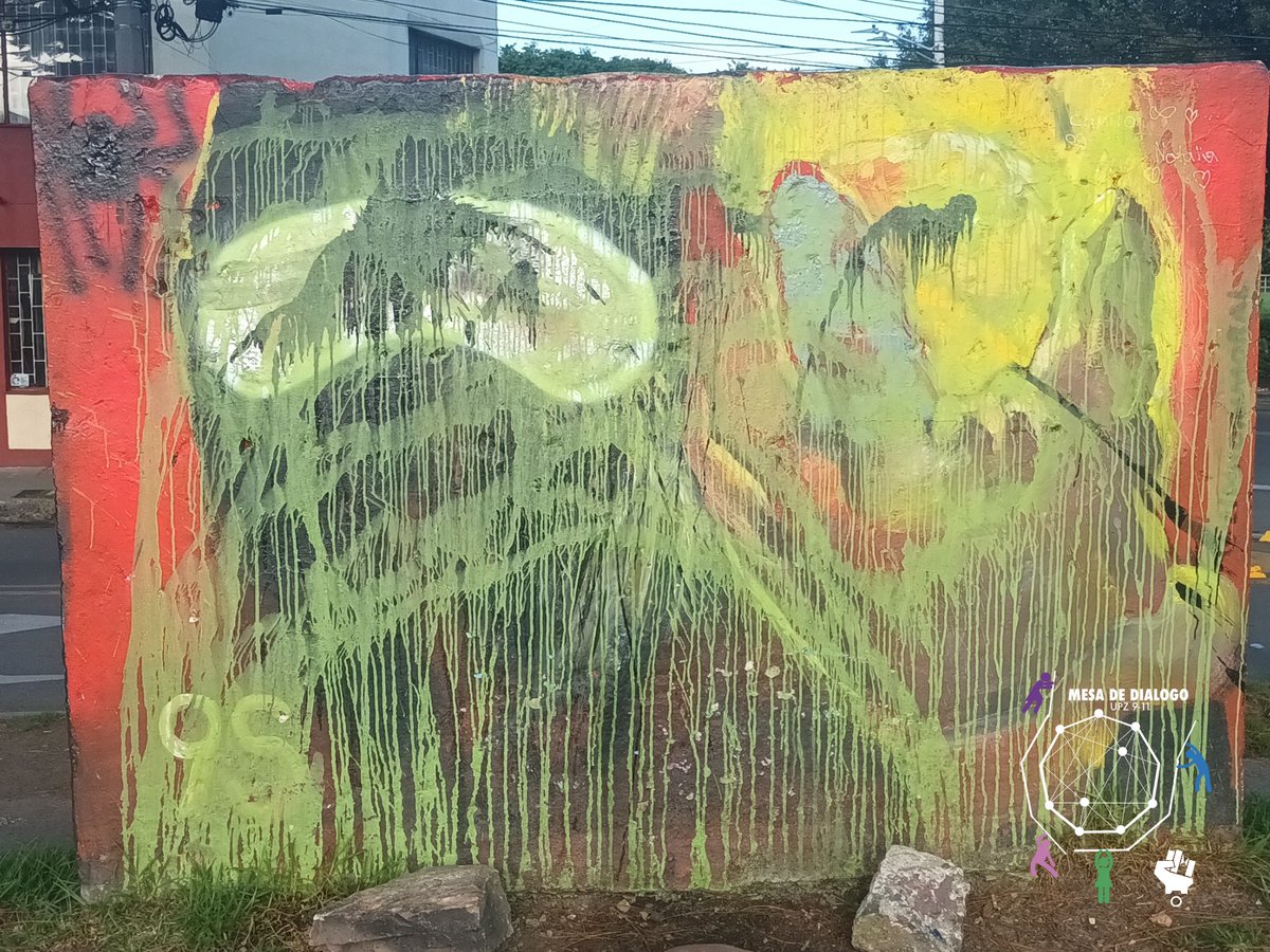 Un tejido que permanece roto y requiere tanto la profundización en las verdades judiciales como la exhibición constante del arte que recuerda esas horribles noches.

NOSOTRXS CON LA AYUDA DE DISTINTXS ARTISTAS SEGUIREMOS PINTANDO.

#LosMurosSonDelPueblo