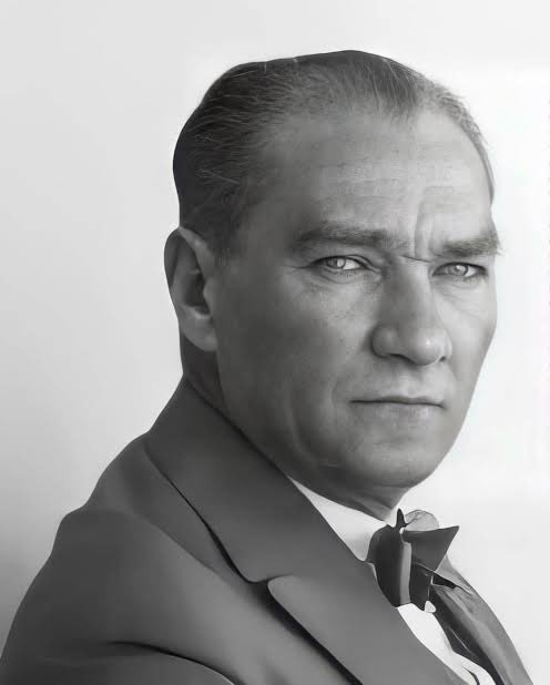 RUreyis's tweet photo. #atatürk https://t.co/5qTickiHMP