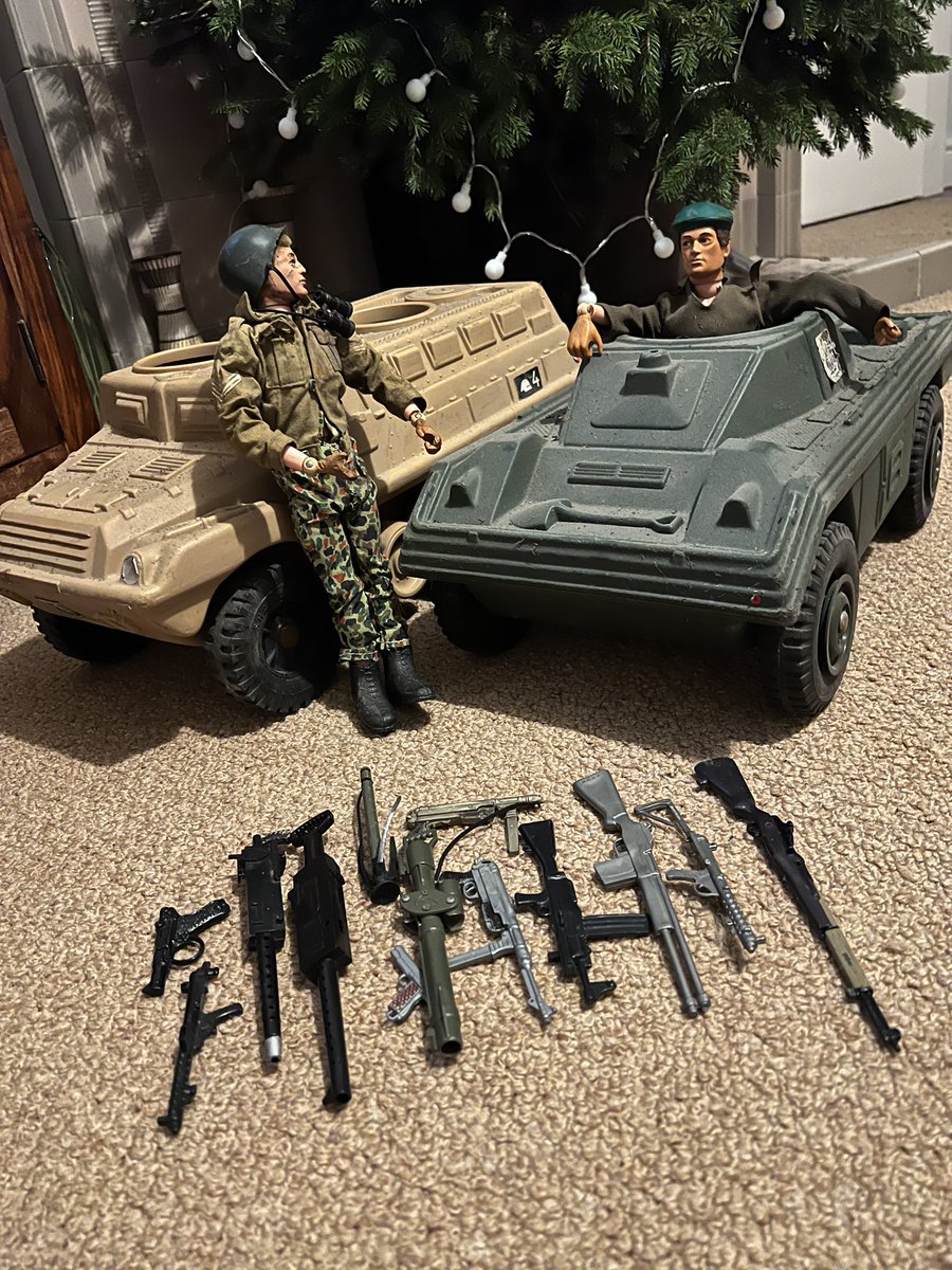 KMShaw75's tweet photo. Oh yes 🖤
Loft time and didn’t realise I had the figures still. 🙏🏼
#actionmen #intheloft #retrotoys https://t.co/bnAciY3fMC
