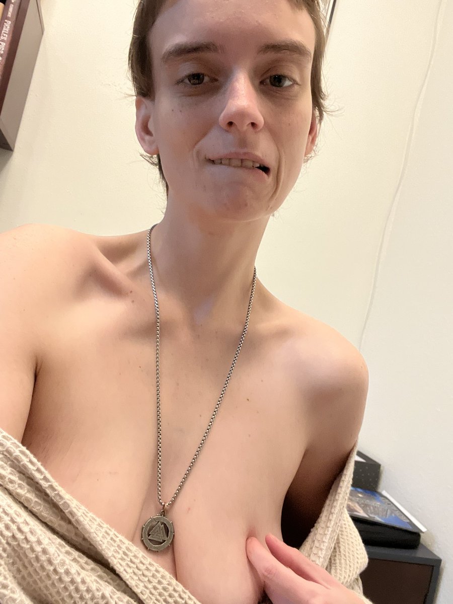 Lady_Liama_Rose's tweet photo. for the new year I am manifesting a request and send game. My New Years resolution is also to work more on #FinDom and have a few more #finsub s this year. who would like the honor? #paypiggieswanted #finslave #paypig #paypet #humanatm #requestandsend https://t.co/SCiXFWBWO7