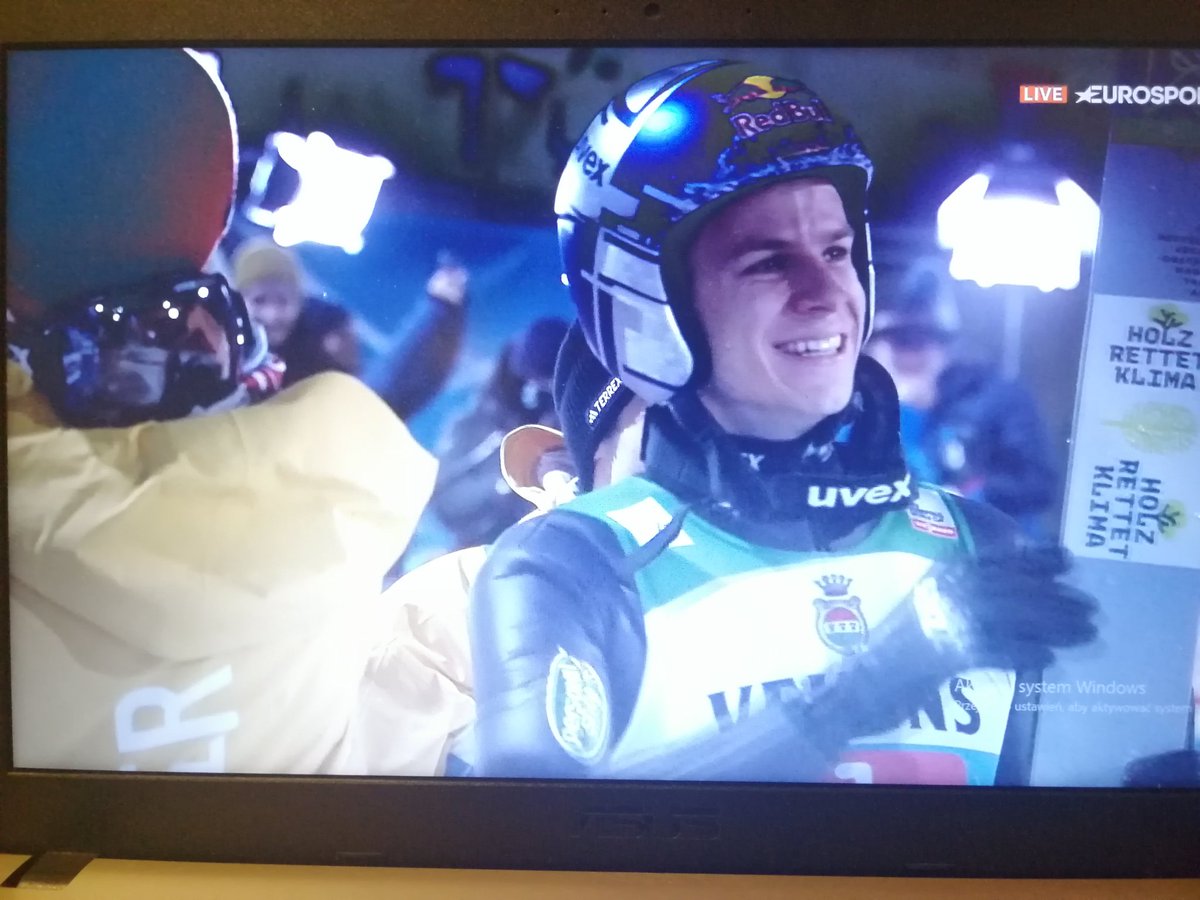 skijumpingclub's tweet photo. Andy - hero! #skijumpingfamily #teamwellinger https://t.co/iGj72P94B5