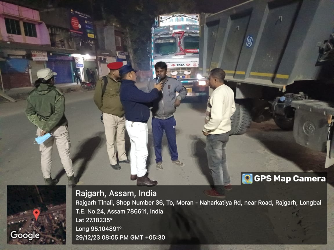 dibrugarhpolice's tweet photo. The breath analyzer devices received recently have reached all outposts and being used extensively in various parts of the district to check for drunken driving.
#DriveSafeDriveSober
@assampolice @DGPAssamPolice @gpsinghips https://t.co/wKCj4k0jTA