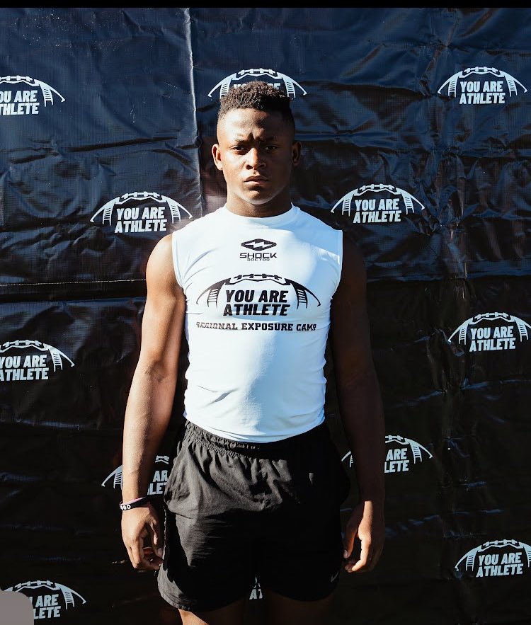 _31wayz_'s tweet photo. 2026 RB
5”11 205
TN📍
988 regular season rushing yards+playoffs 1000
1sack 1FF 3TFL
Region 5-5A 1st Team RB https://t.co/dCZGZ5CTGu