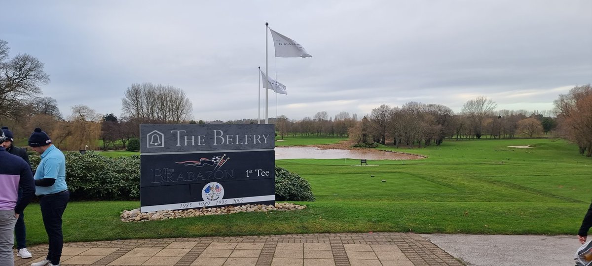 bombski's tweet image. Played golf today, an Xmas present from my mother in law.
#coldbutgold
@TheBelfrey