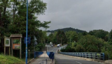 AizpeaOM's tweet photo. Eskolara oinez joatea ohitura osasuntsua izateaz gainera, haurren autonomia garatzeko tresna da, eta bide seguru eta atseginak ezinbestekoak dira.
Instalar una pantalla y ampliar la barandilla del puente sobre la GI-20 en #Beraun mejorará su paso peatonal
https://t.co/hfWxlMqWbH https://t.co/i6XIhW31in