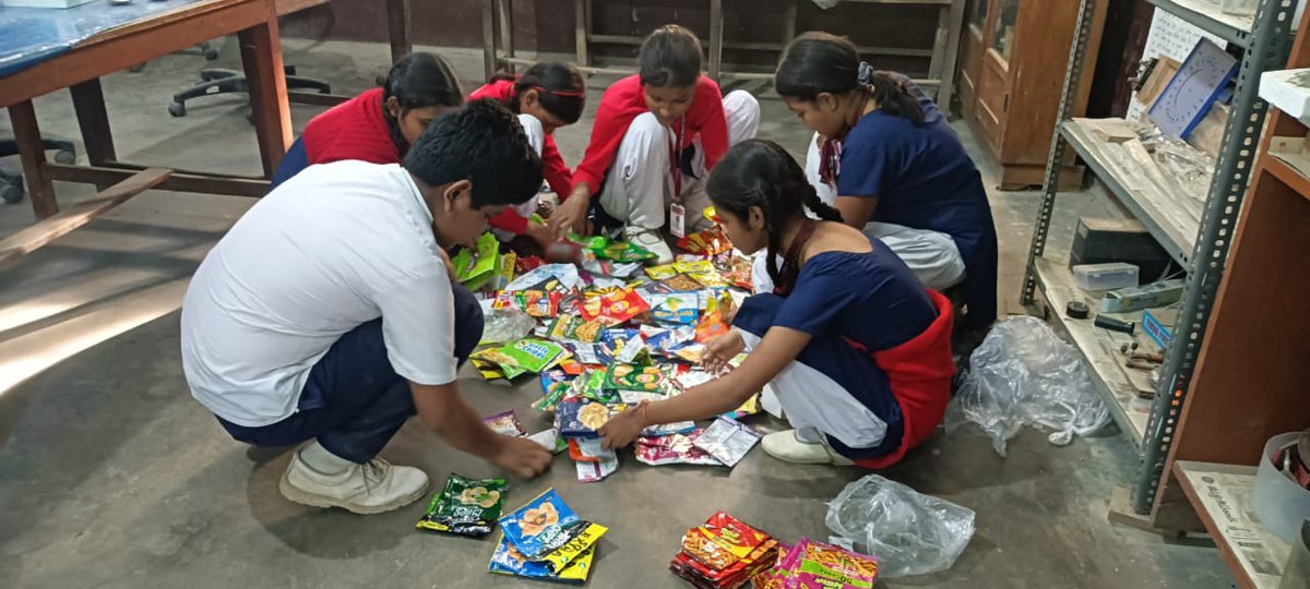 GreenPolice_Env's tweet photo. Students bring the single use plastic food packets from their home to the school and segregate manufacturers wise. Bundles of segregated plastic packets are being returned to the manufacturer to remind about extended producer's responsibility. ---After all, they are Green Police! https://t.co/3HvHSYec2w