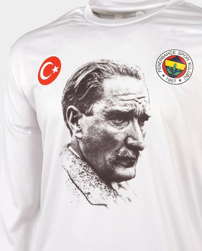 TTAgrup's tweet photo. Bu milletin yüreğinden Atatürk sevgisini silemezsiniz!