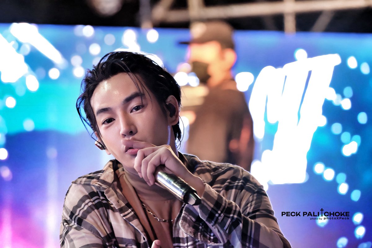 PhotoXPeck's tweet photo. ขอบคุณกล้องแสนรัก แกรรรรรช่วยชีวิตฉันไว้ ฮรืออออ
ฉันรอดมาได้งัยก๊อนนนน
@peckpalit
#เป๊กผลิตโชค https://t.co/NMrjQx8VJB