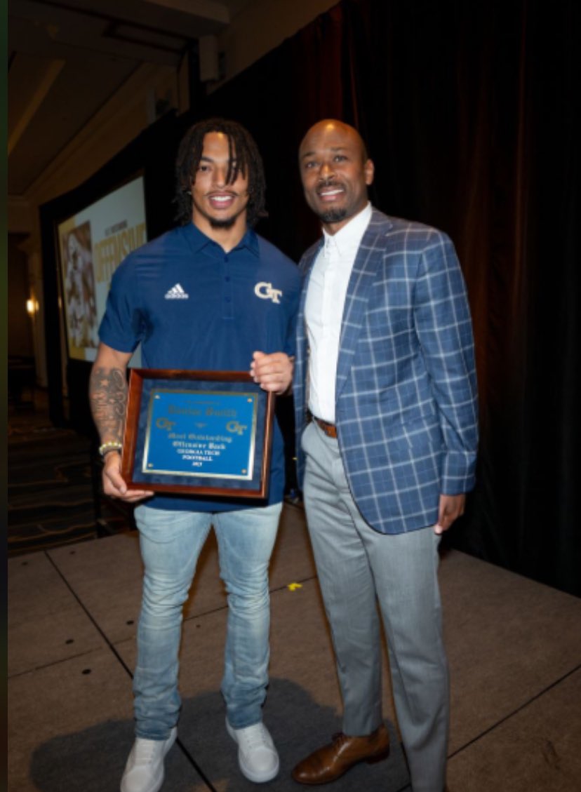 Flashback Friday: @GasparillaBowl bowl champs ✅ Back of the year ✅ 1,000yd rusher ✅ MVP of the game ✅ EVERYTHING MATTERS 🐝