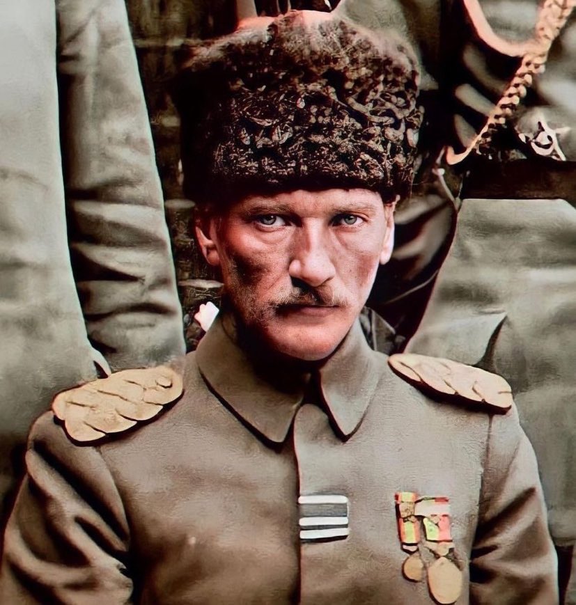 MahsunAyan's tweet photo. Atatürk ü sahipsiz mi sandınız BedeviO….. Ç…..
 #GSvsFB https://t.co/9ebzYJb2yJ