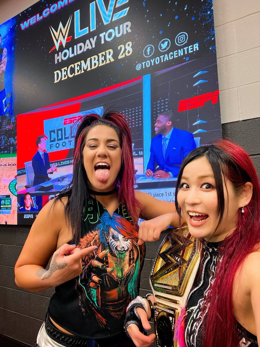 DansFinalSay's tweet image. Girl keeps sticking her tongue out and I won't be responsible for what happens.....