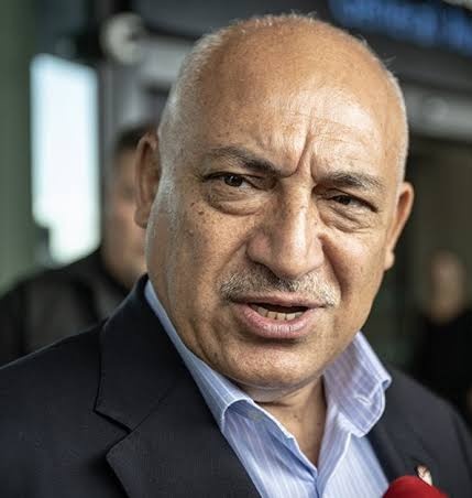 Bu adam çok acil istifa etmeli ettirilmeli.
<a href="/TFF_Org/">TFF</a>