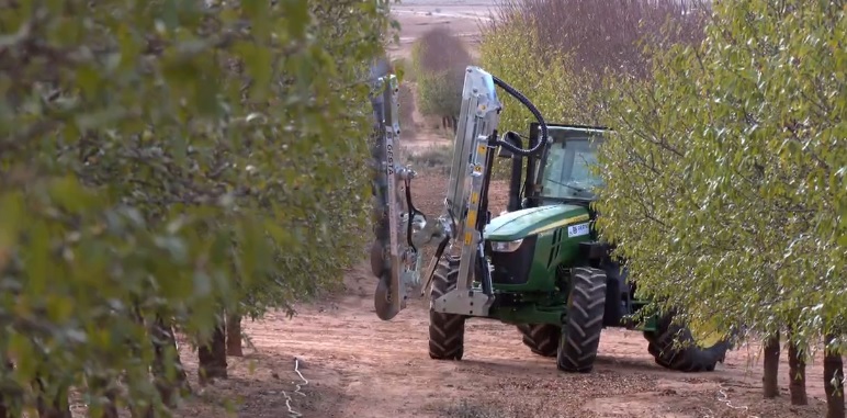 Temperotv's tweet photo. Mañana sábado, 30 de diciembre, Tempero vuelve a su horario habitual (14:55h @aragontv ) con estos contenidos: #poda aragonesa de #almendros , #cuadernos digitales de #campo, #gallinascamperas , #concursoperros #trufas
@_elviverodeabel @TrufaAragon #Cropi #granjaoriche https://t.co/j7n4IQtyJL