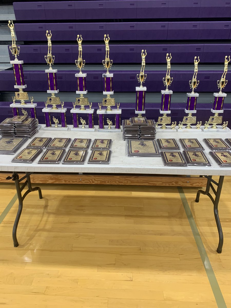 WolvesLhs's tweet image. First game about to start. Come out and check out some great basketball. Livingston Winter Holiday Classic.