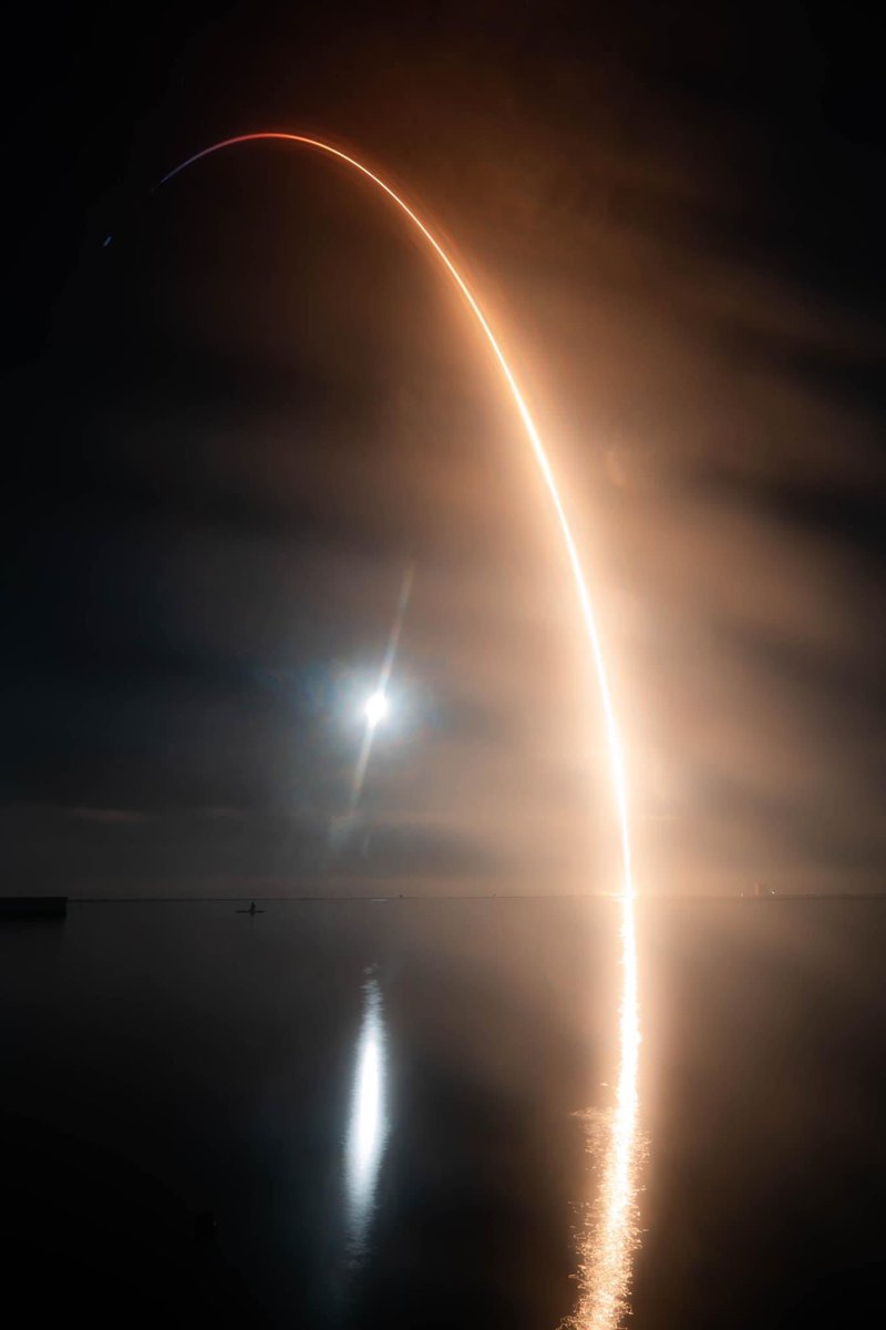 lsears77's tweet photo. Jake Bradshaw of Myrtle Beach, SC captured this amazing shot of the SpaceX’s Falcon launch of the X-37B spaceplane for the US Space Force. @EdPiotrowski @SpaceX @elonmusk @amybradshaw1226 @USSpaceForces @NASA https://t.co/e0s58pOVAx