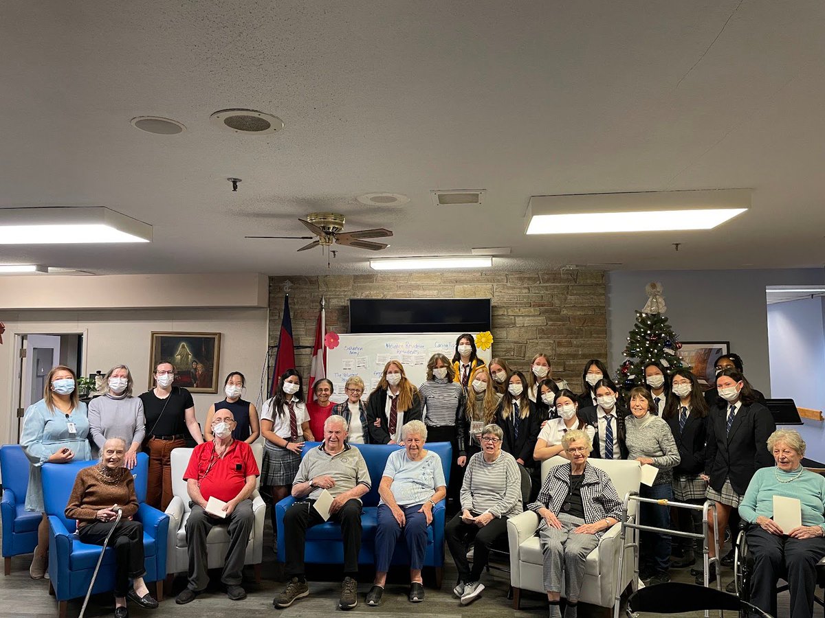 In a recent media announcement, it was reported that Torontonians are regarded as the loneliest individuals in the country. It is because of this that our Arts Council decided to take action by organizing a visit to Meighen Manor, a local senior's residence. (1/2)
