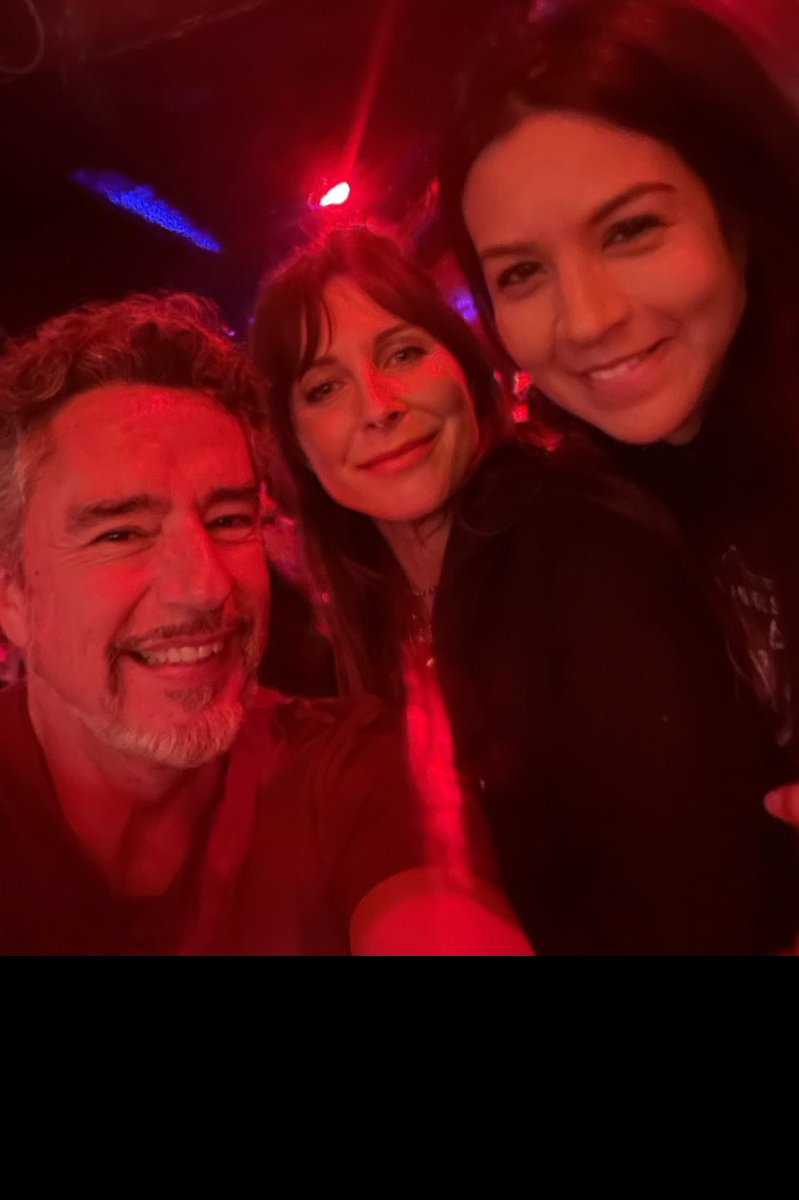 alfredobotello's tweet photo. So many old Ruby Room employees showed up last night. My heart was full. https://t.co/BQNi1ThSTM