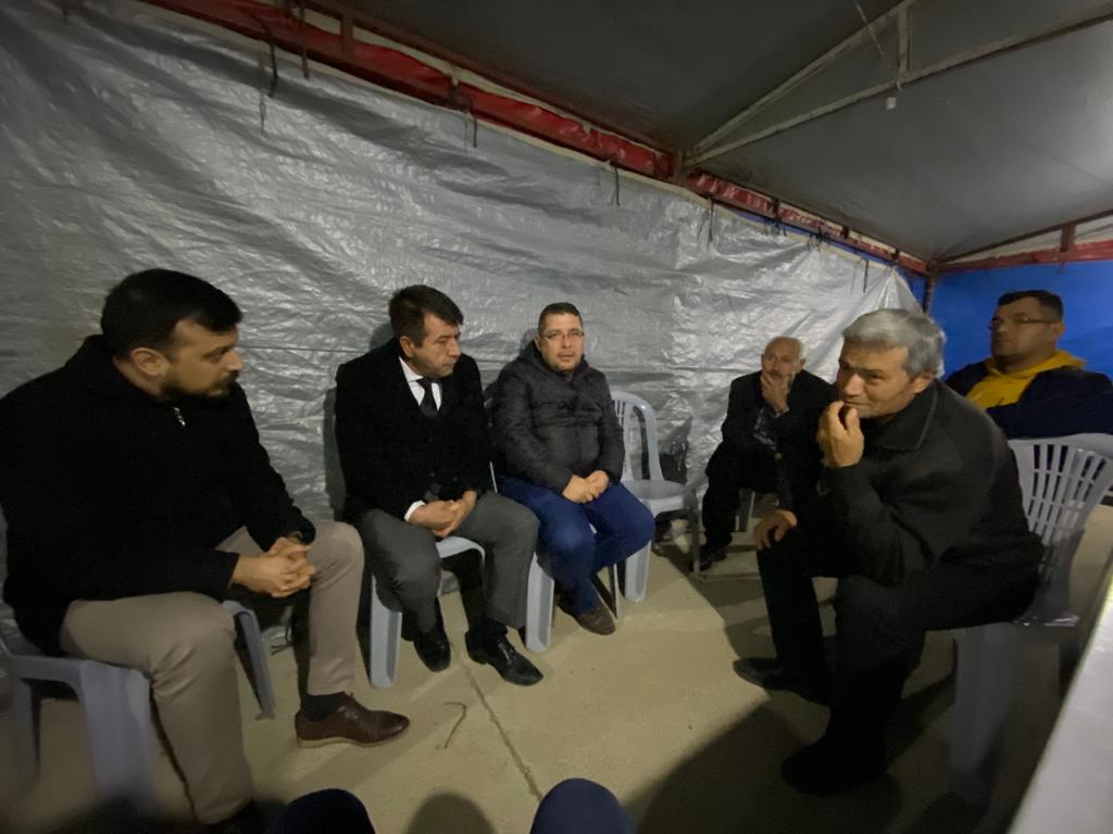 halimhallac's tweet photo. İlçemiz okul müdürlerinden Sadık Ökten'in annesi değerli gardaşım Ercan Büyükaslan'ın vefat eden teyzesi Peri Ökten'in taziyesine katıldık.  Allah'tan rahmet kalanlarına sabır diliyorum. https://t.co/BQPuSfaGje