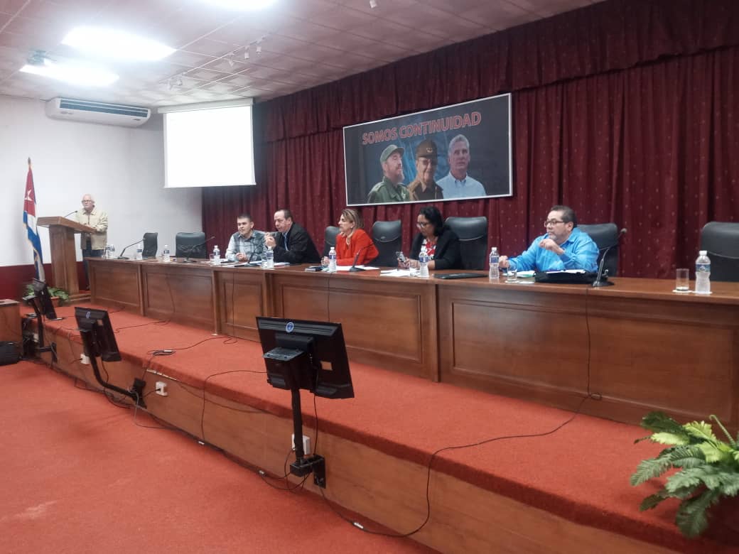 Ministerio de Salud Pública de Cuba (@minsapcuba) on Twitter photo #CubaPorLaVida 🇨🇺
En encuentro con Directores de Unidades de Subordinación Nacional y Directores de <a href="/MINSAPCuba/">Ministerio de Salud Pública de Cuba</a> <a href="/japortalmiranda/">José Angel Portal Miranda</a>
llamó al máximo rigor en la aplicación de las medidas para el sector.
👏"Es una tarea de todos y todos debemos cerrar filas para su éxito en el #2024" #CubaPorLaVida 🇨🇺
En encuentro con Directores de Unidades de Subordinación Nacional y Directores de <a href="/MINSAPCuba/">Ministerio de Salud Pública de Cuba</a> <a href="/japortalmiranda/">José Angel Portal Miranda</a>
llamó al máximo rigor en la aplicación de las medidas para el sector.
👏"Es una tarea de todos y todos debemos cerrar filas para su éxito en el #2024"
