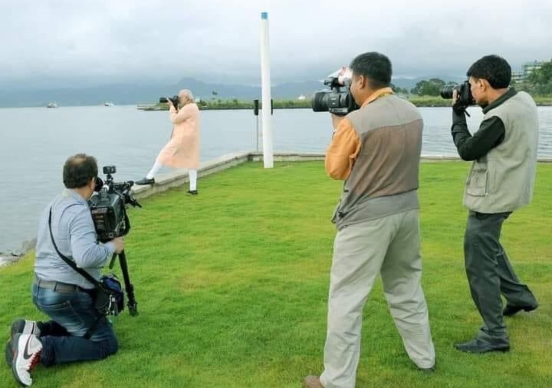 Nishantrana0007's tweet image. 5 people that would be in garbhagrih #jhoolachhap #madari #ponga #moditard