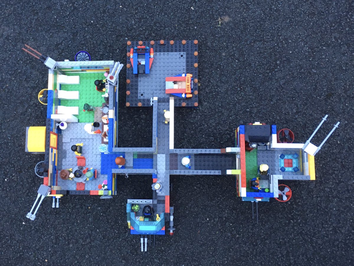 JamesJenx's tweet photo. Skybase 3, newly renovated. Comes with kitchen and toilet for extended stays. I’ll add a shower next time. #LEGO https://t.co/RcgHuHT06J