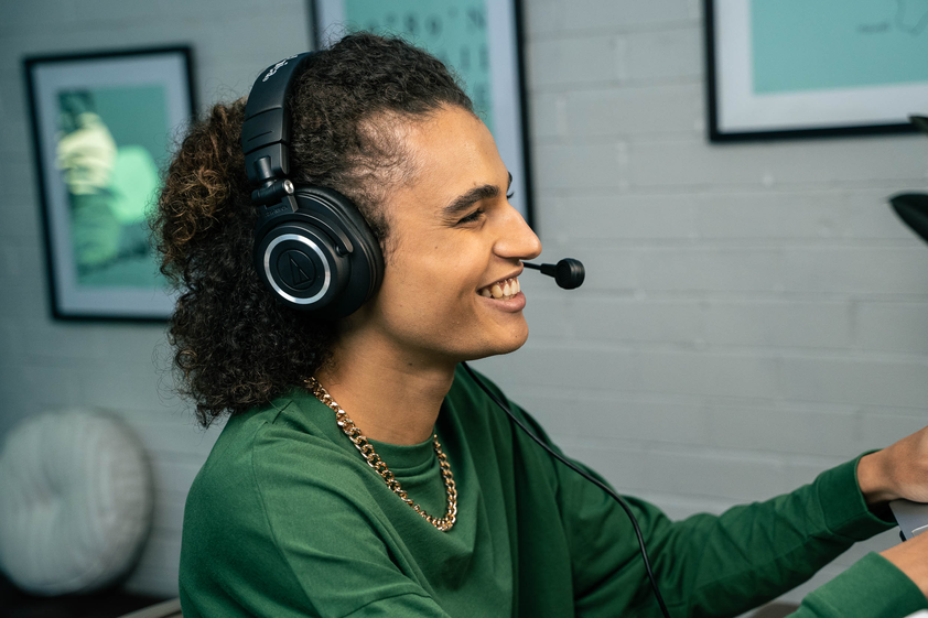 New year means new content with the ATH-M50xSTS StreamSet™! Experience immersive soundscapes, crystal-clear vocals, and comfortable style to enter 2024 ready for success: tinyurl.com/3nx7nr5n #AudioTechnica