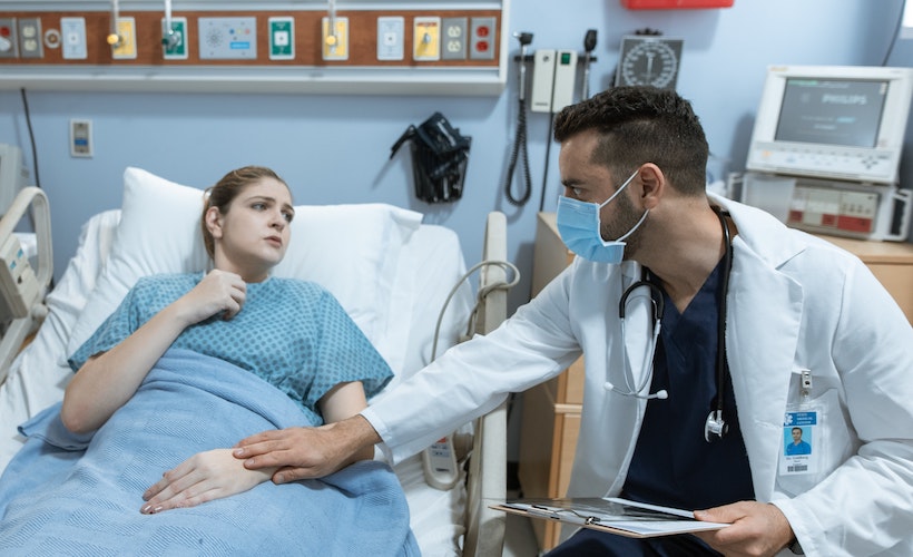 Doctor Suspects Female Patient Only Complaining About Pain to Get Medical Attention: ow.ly/YPUn50QlbbY