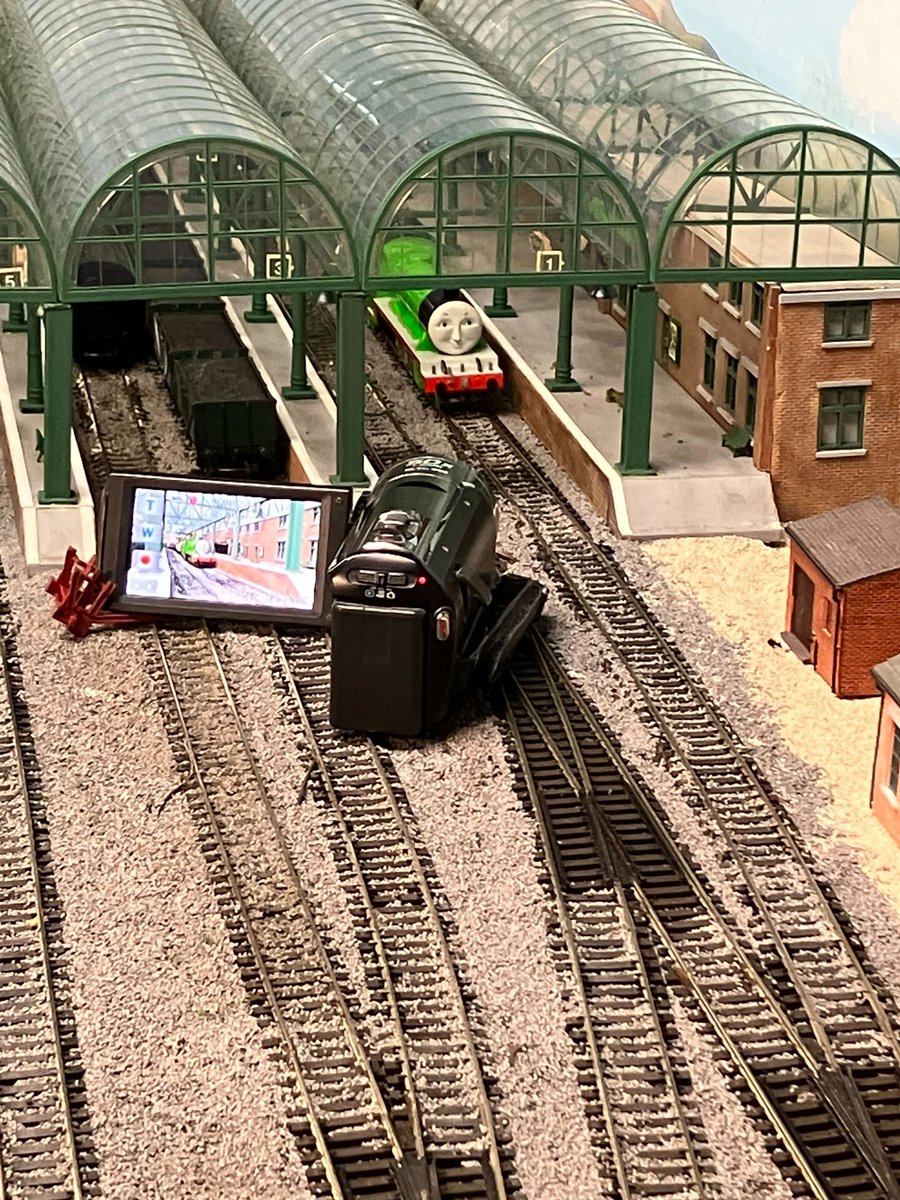 What's this? A behind the scenes shot for an upcoming Thomas video on ...