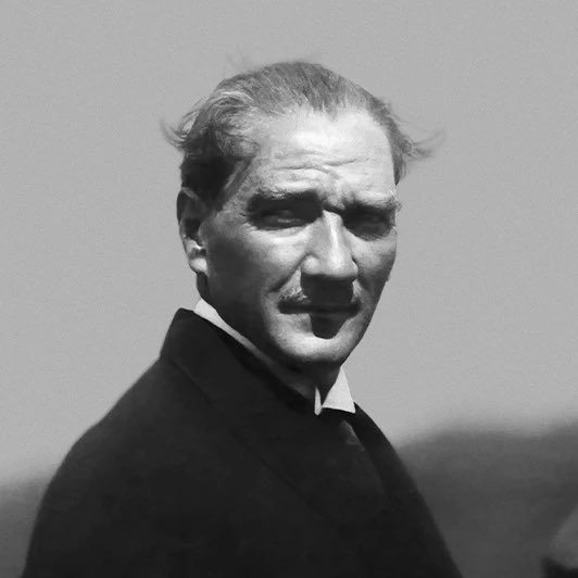 Atatürk’ü burada zor tutuyoruz..