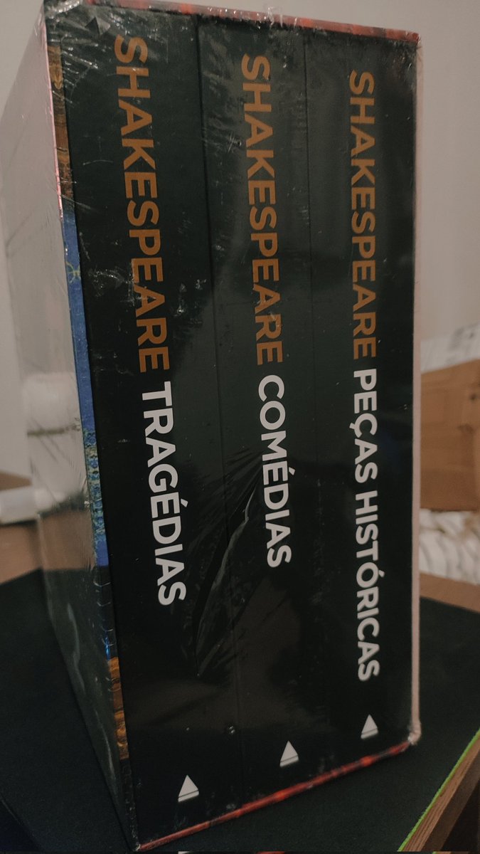 O box é arte pura. Incrivelmente lindo!