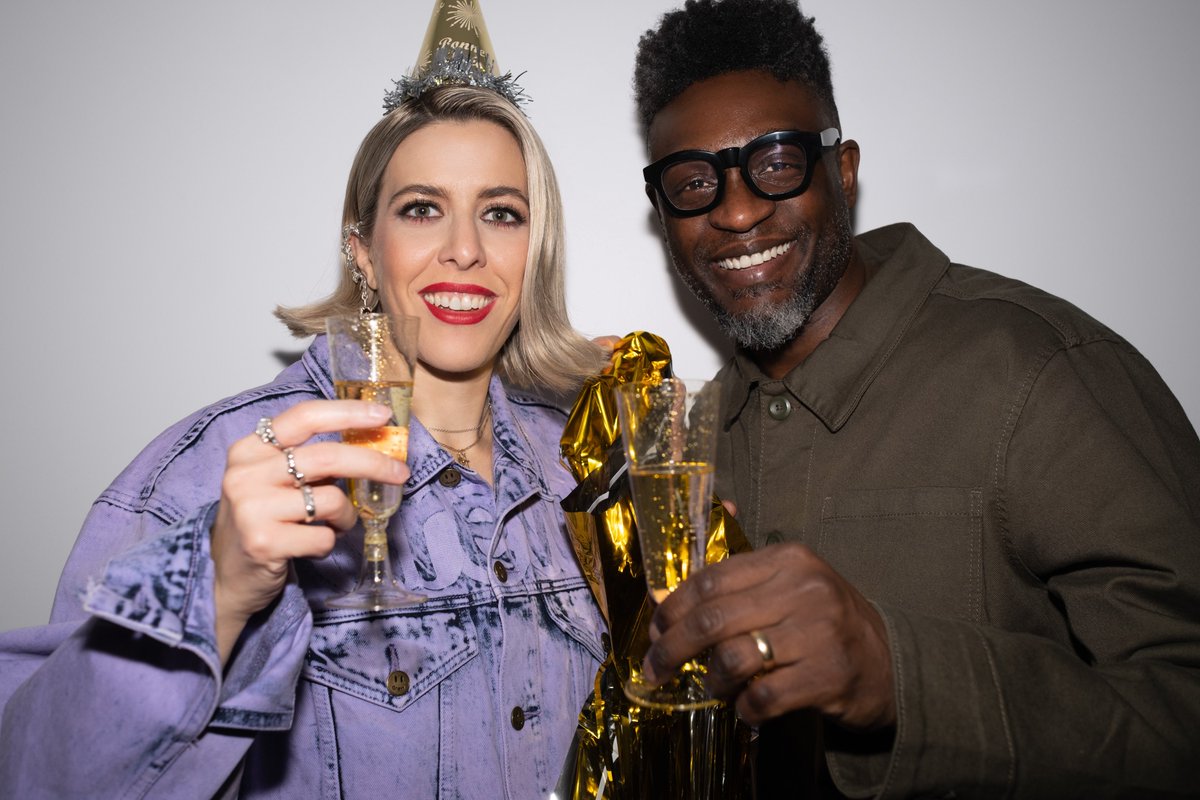 Voici 𝗡𝗼𝘁𝗿𝗲 𝗮𝗻𝗻𝗲́𝗲, 1er extrait de mon album à venir en 2024, L’ECHO DES PERLES. Cet album revisite mes chansons passées pour leur offrir la reconnaissance qu'elles méritent. 𝗡𝗼𝘁𝗿𝗲 𝗮𝗻𝗻𝗲́𝗲 a été réédité avec <a href="/Laurencenerbonn/">Laurence Nerbonne</a>. 🎊

👉 orcd.co/corneille_laur…