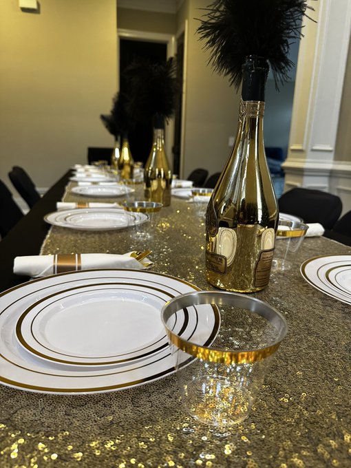 It&rsquo;s almost time #NYEDINNER https://t.co/3EWquUmgIu<a href="/tag/nyedinner"class="tags">#NYEDINNER</a>