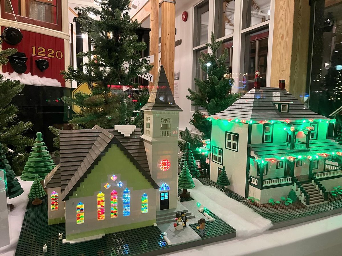 LOVE #LEGO? Make sure you plan a visit to Steveston Tram before January 7th to see Peter Grant's amazing Steveston LEGOⓇ Heritage Village ➡️ bit.ly/3te37fq

📍 : 4011 Moncton St. 
📸 : stevestontram (In)

#RichmondBC
#WinterInTheVillage