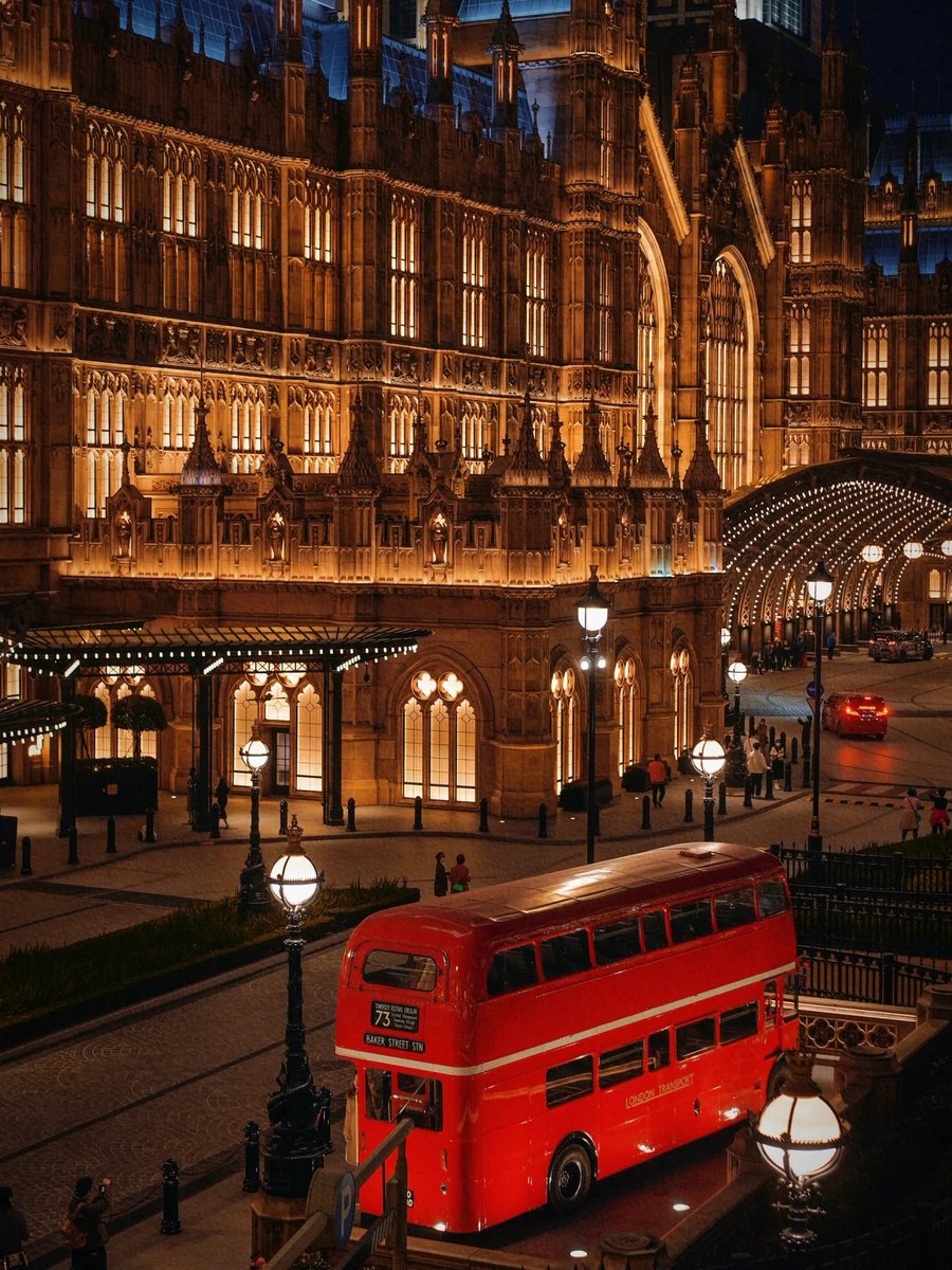 tiptreez49's tweet photo. Such scenes are so beautiful that they will never fade from your memory😍😊😊
#London https://t.co/kEpB0H81hJ