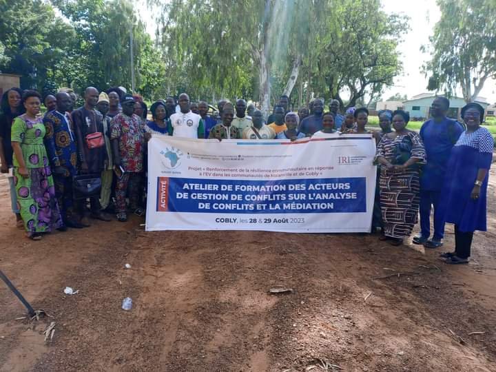CyrilleKouliho's tweet photo. 🇧🇯 Cobly, les 28 &amp; 29 sept.23
 
Aujourd'hui, nous pouvons dire que ces acteurs de gestion des conflits sont outillés pour bien gérer pacifiquement les conflits.

Vous savez, Certaines EV sont des causes d'un conflit mal géré.

#work4peace
#wanep https://t.co/Lwbo1kJLLe