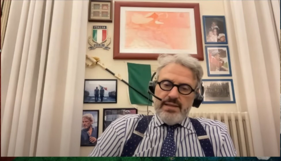 <a href="/VEParsi1/">Vittorio Emanuele Parsi</a>  non è soltanto uno dei migliori intellettuali che questo Paese abbia prodotto, è anche una persona per bene, profondamente sensibile, sempre lucido e mai banale

Forza Vittorio!