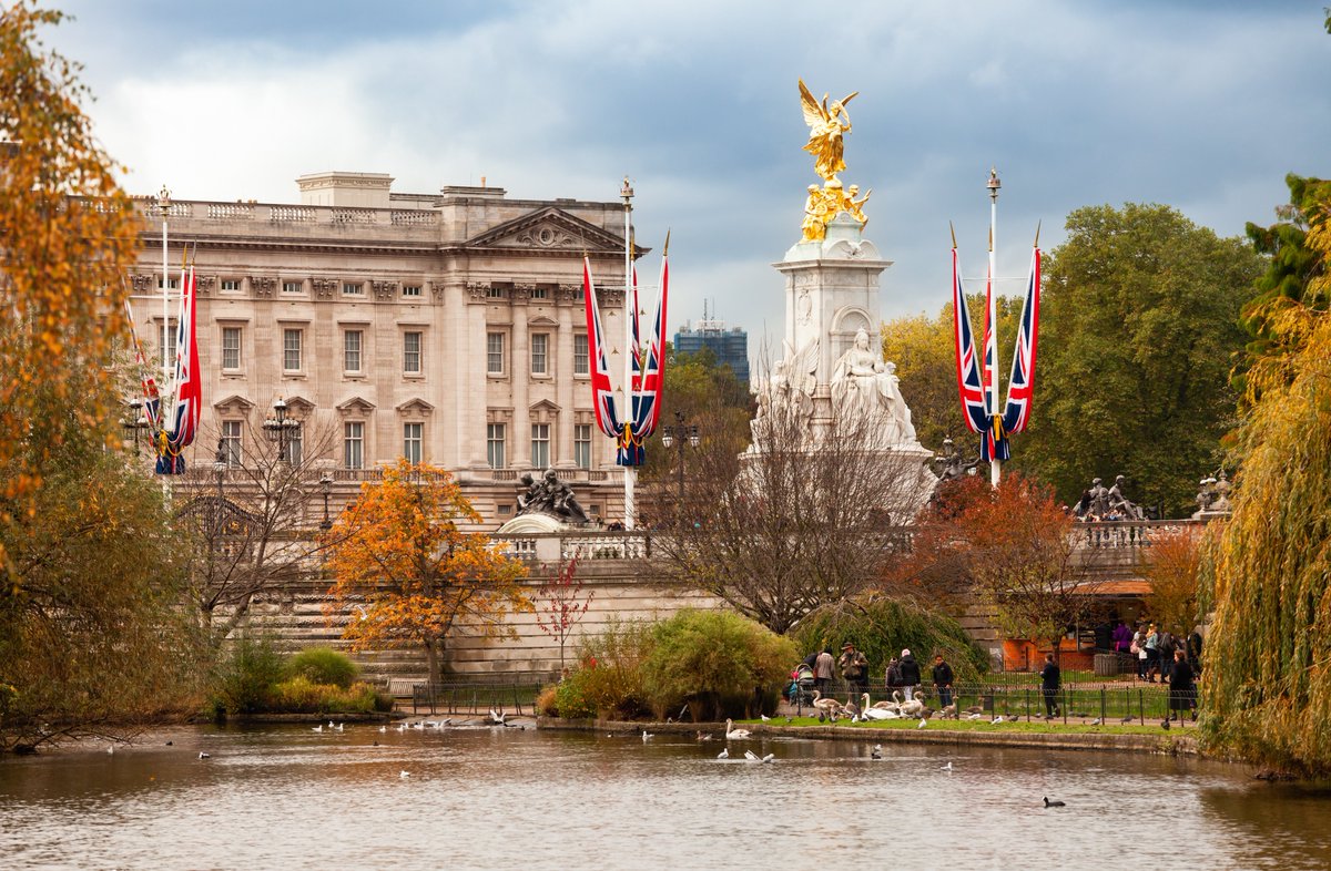 Congratulations to @ukhomeoffice + @UKCivilService colleagues + our partners recognised in the King’s New Year Honours. Extremely proud of brilliant work you all do for our fellow citizens. #ImHonoured.