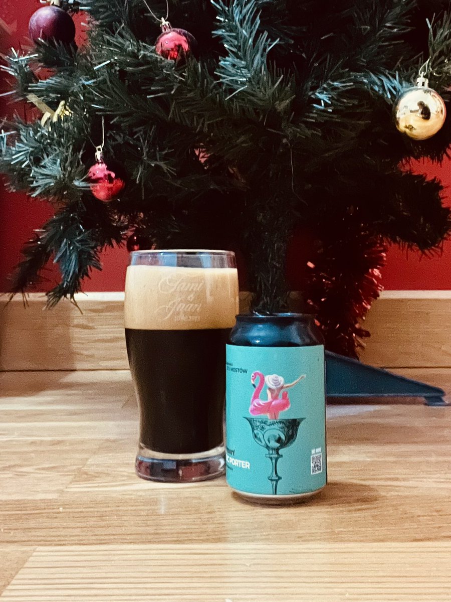 Último #viernesDepetroleo del año con Last Resort
Baltic Porter de Browar Stu con chocolate y banana de 9.5&amp; ABV
Aroma a cacao, buena capa de espuma y un sabor dulce, cálido y con notas de cacao y un toque a plátano.
Me gusto