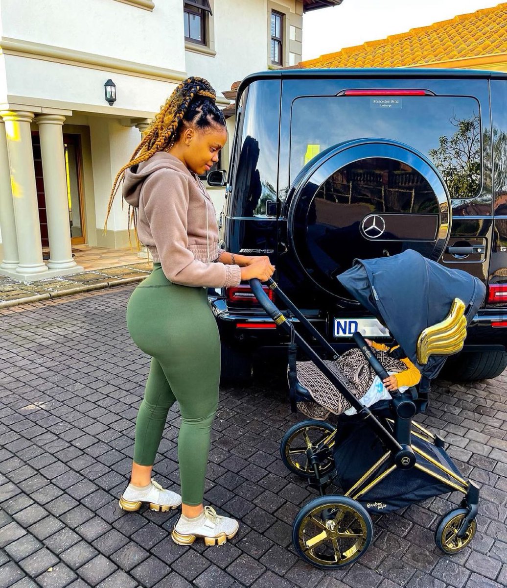 Londie London tweet media