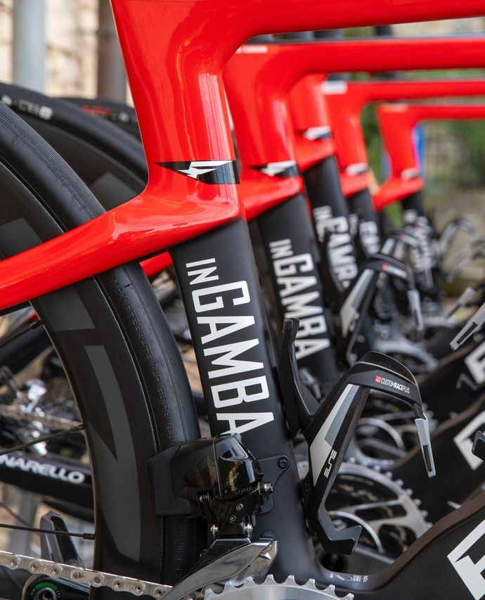 Red and black beauty 😍⁠
⁠
And one of our Pinarello Dogma F can be yours. Head over to shop.ingamba.pro to learn how to make it a reality. Don't miss out on this incredible opportunity!