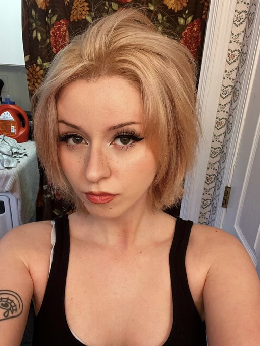 Watch hickey's leaked NSFW photo on TwXstars