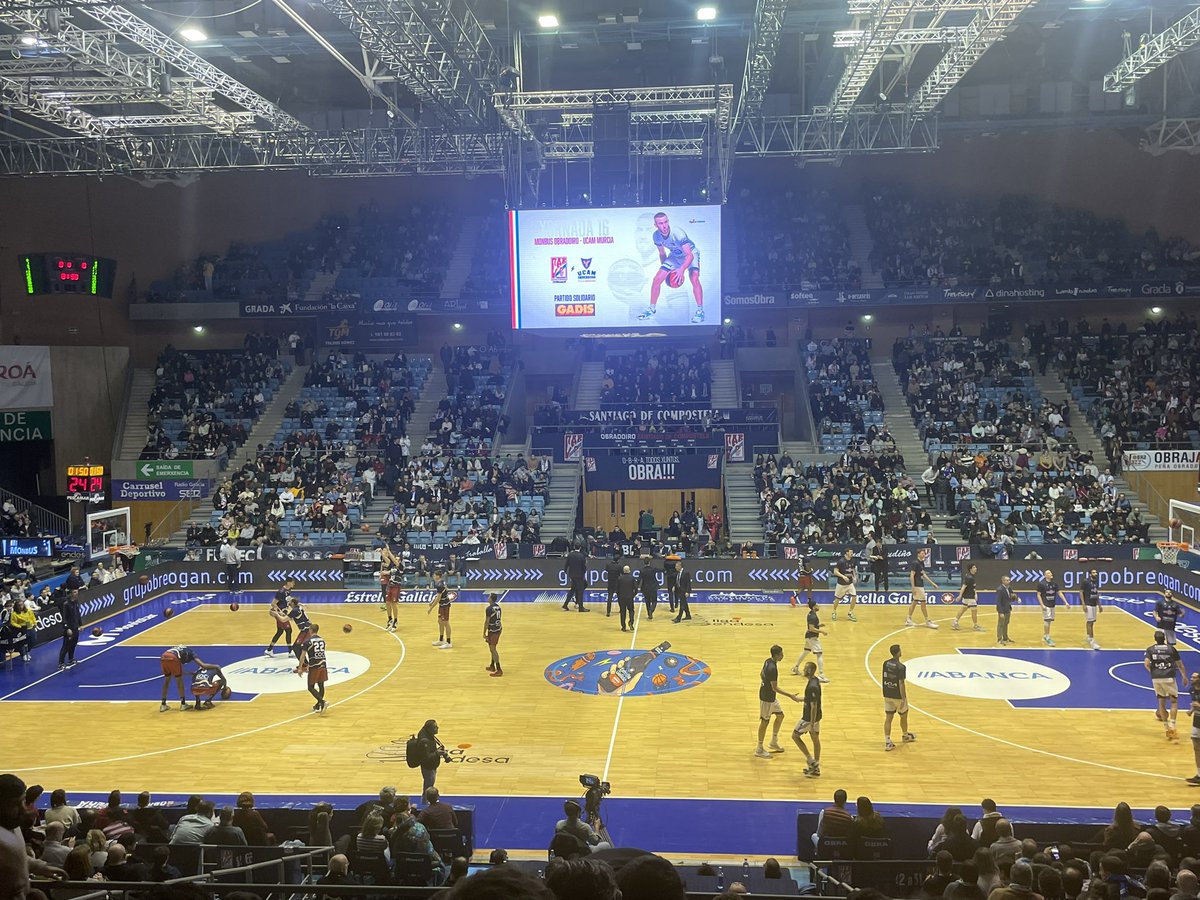 MarianVazquezM's tweet photo. A por ellos @OBRADOIROCAB !!!! #miudiño #caldeira #patitasmumbru #eternorival https://t.co/jUzaPjbrDI