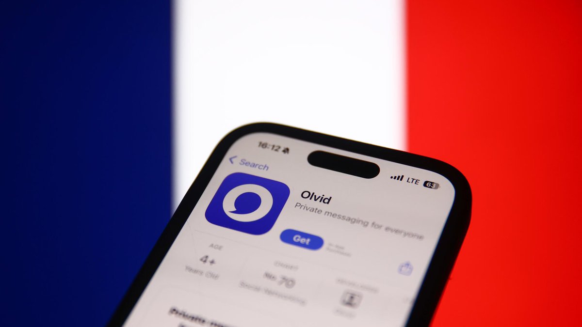 OpexNews's tweet photo. 📵 « Vous me demandez quel usage nous avons de cette appli, mais la vraie question est : et s’il n’y avait aucun usage ? Le fait de devoir s’échanger deux codes pour pouvoir se parler ne rend pas la chose aisée. »

« C’est inutilisable ! » : l’échec d’#Olvid, la messagerie boudée par les ministres (v/@ludwiggallet) ➡️ https://t.co/cMIcEjrSzq