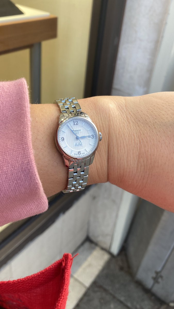 Mrs_M2008's tweet photo. Thank you to #Exeter @Goldsmithsuk who very kindly altered my new watch even though it was purchased from @JohnLewisRetail (who couldn’t carry out the alteration).  Amazing customer service 👏🏼🌟 https://t.co/obS08j2Aj9