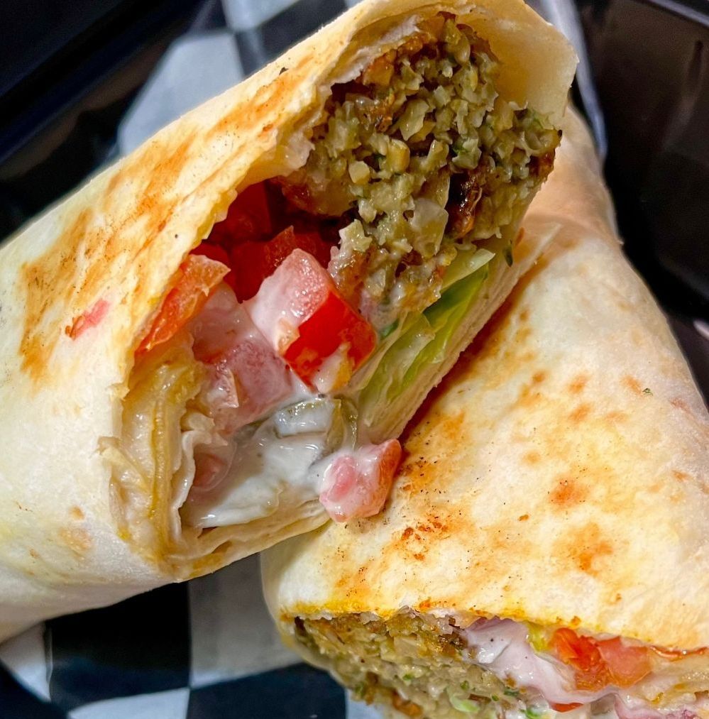 See any options you like 👀❓️❓️❓️⁠
⁠
✨ Beef or chicken shawarma⁠
✨ Kafta, chicken or beef kabob⁠
✨ Vegan Kafta⁠
✨ Cauliflower⁠
✨ Falafel⁠
⁠
#middleeasternfood #goodeats #delicious #flavorfulfood #vegan #veganfood #riversidefoodlab