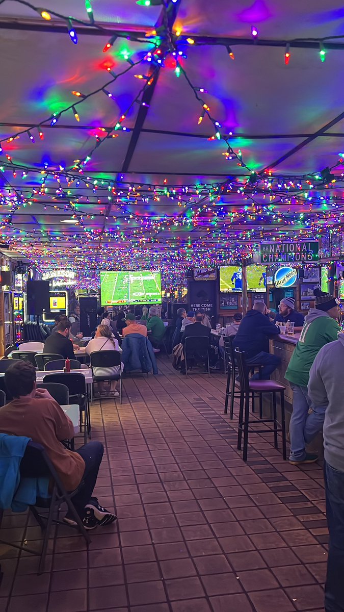 BackerLounge1's tweet photo. Great crowd! Still plenty of room…#Backerfun https://t.co/y9mMRmcYXM