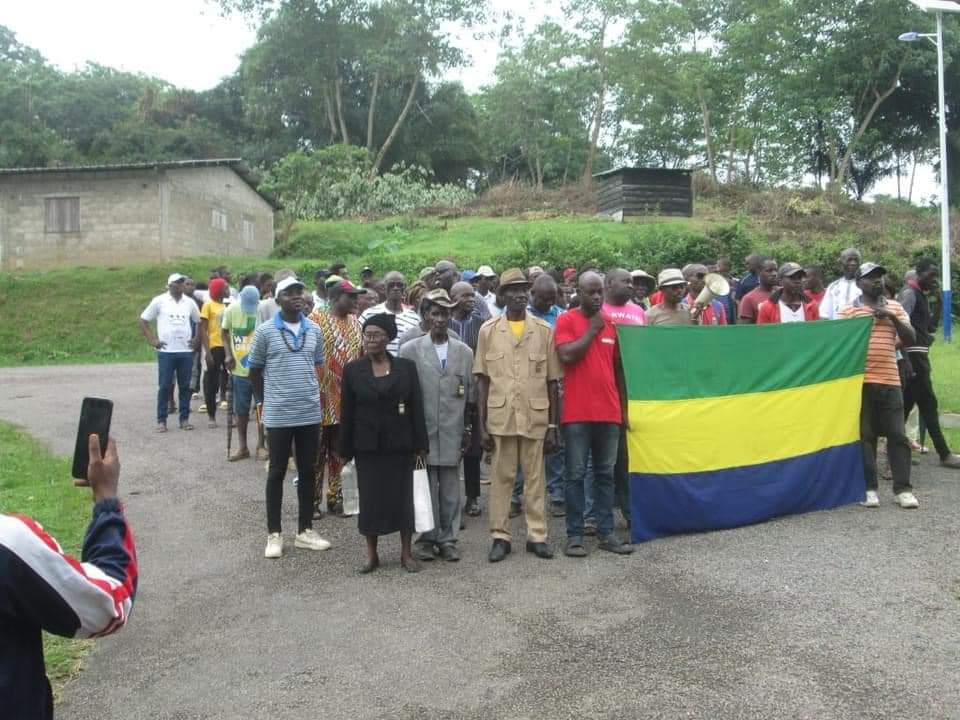 Africainlibr's tweet photo. #Gabon
Les populations de #Moabi et de #Douigni ont fait une marche, car toutes les routes sont coupées, pas d'électricité… https://t.co/CmbHLhlgdx