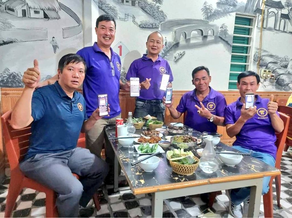 KhudheyN's tweet photo. Vietnam's pioneer group is having a beer party to celebrate before the PI open mainnet launch. Cheers to that! #PI #MainnetCelebration https://t.co/YYEgblrzpv