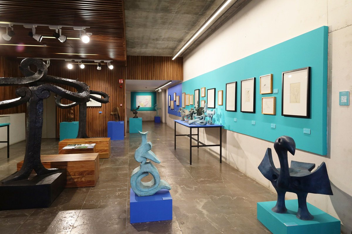 mmacjs's tweet photo. El trabajo artístico de Juan Soriano es muy variado, y sin duda alguna lo es el acervo conformado por su obra en el Museo Morelense de Arte Contemporáneo. 
Recorre la exposición "Un árbol que se derrama" en el Espacio IV, de martes a domingo de 10:00 a 17:00H. Entrada libre. https://t.co/d2b0Jjvn66