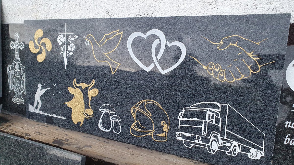 MarmolesSoule's tweet photo. 🎨 Granitozko piezetan marrazkien grabazioa eta zizelkatzea.
#granitoa
#lapidak
#grabazioa
#zizelkatzea
---
🎨 Grabación y talla de dibujos en piezas de granito.
#granito
#lapidas
#grabación
#talla https://t.co/FJCvimziVy